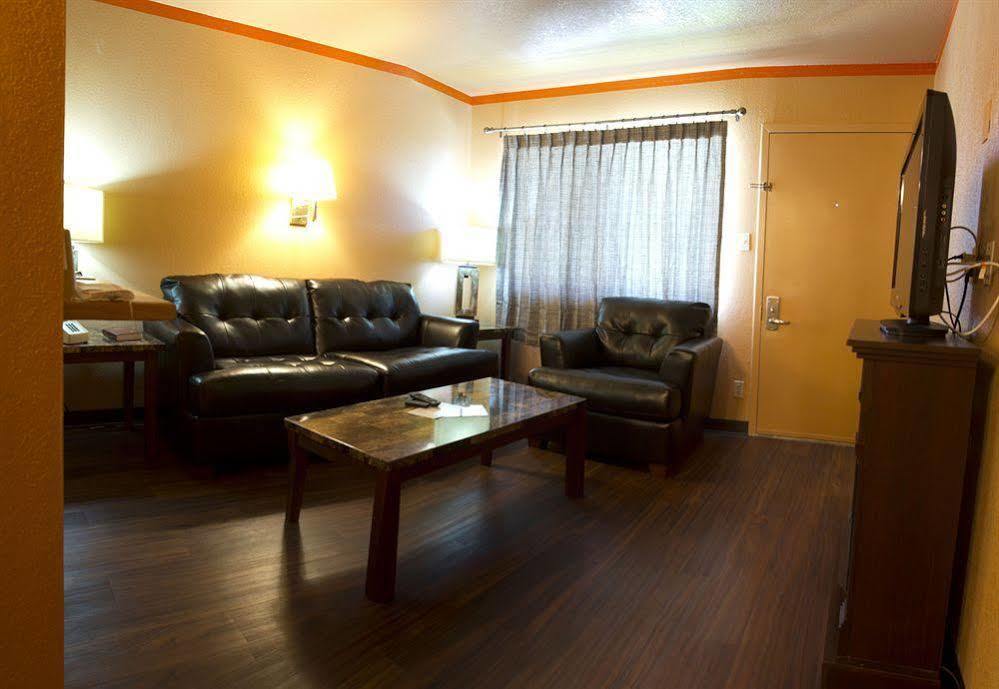 Capitol Inn & Suites Pierre Zewnętrze zdjęcie